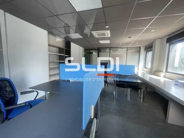 Bureaux A LOUER - VAULX EN VELIN - 79 m²