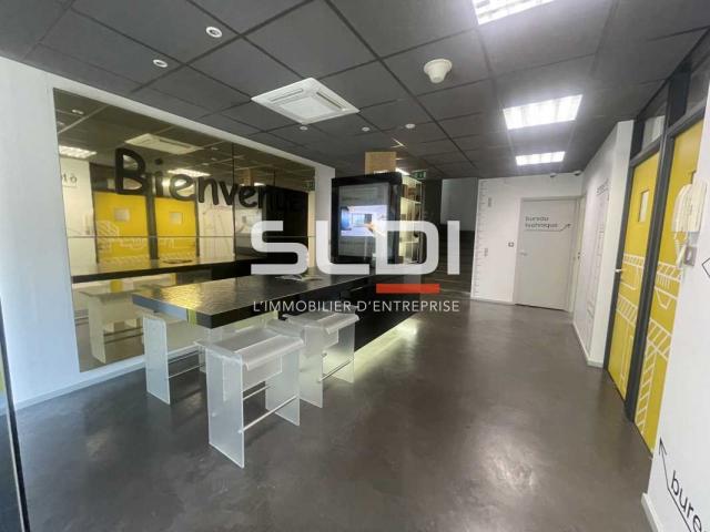 Bureaux A LOUER - VAULX EN VELIN - 79 m²