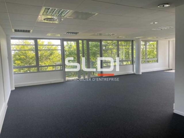 Bureaux A LOUER - SAINT PRIEST - 970 m²