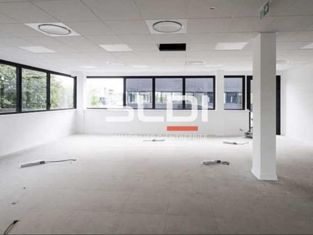 Bureaux A VENDRE OU A LOUER - LIMONEST - 186 m²