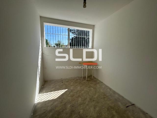 Locaux d'activités A LOUER - GENAY - 382 m²