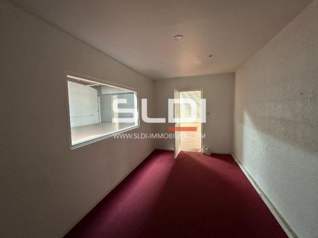 Locaux d'activités A LOUER - GENAY - 382 m²