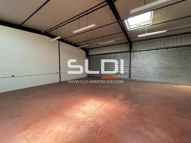 Locaux d'activités A LOUER - GENAY - 382 m²