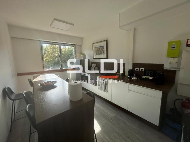 Bureaux A LOUER - ECULLY - 162 m²