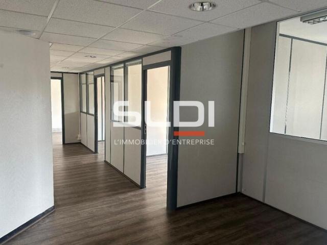 Bureaux A LOUER - LYON - 900 m²