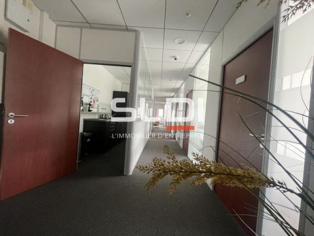 Bureaux A VENDRE - SAINT PRIEST - 212 m²