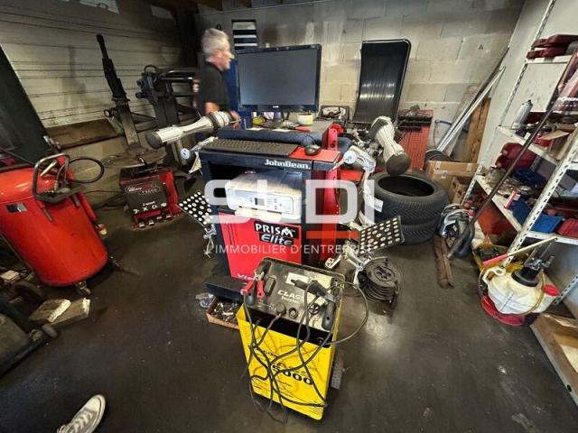 Locaux d'activités CESSION DE FONDS - MARCILLY D'AZERGUES - 200 m²