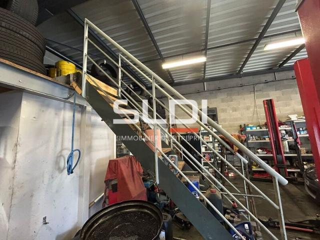 Locaux d'activités CESSION DE FONDS - MARCILLY D'AZERGUES - 200 m²