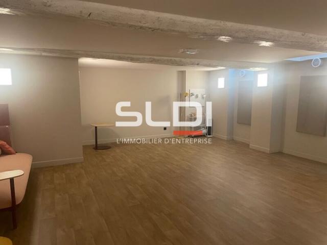 Bureaux A VENDRE - GENAS - 440 m²