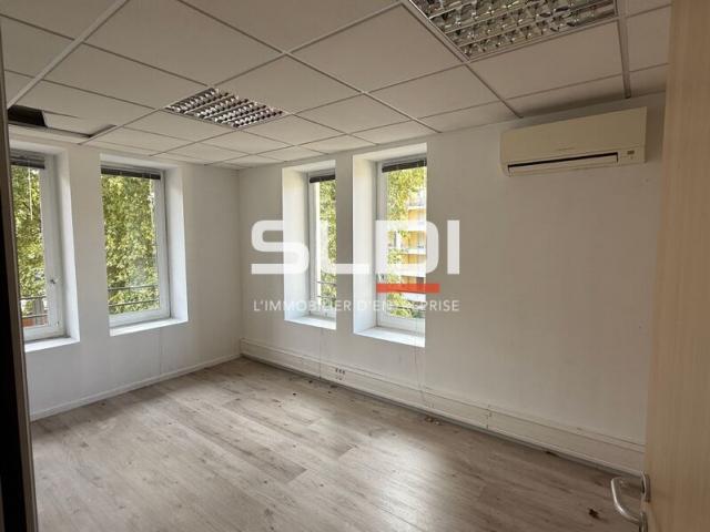 Bureaux A LOUER - LYON - 103 m²