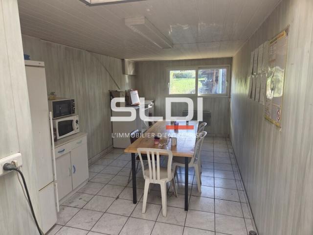 Locaux d'activités A VENDRE - LETRA - 693 m²