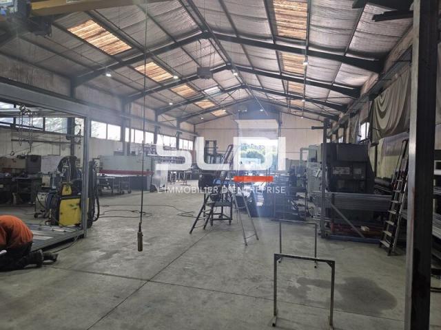 Locaux d'activités A VENDRE - LETRA - 693 m²