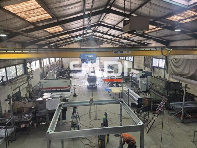 Locaux d'activités A VENDRE - LETRA - 693 m²