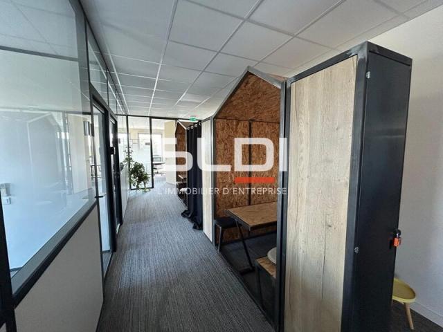 Bureaux A LOUER - DARDILLY - 343 m²