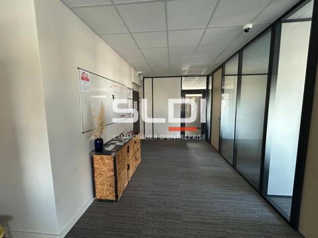 Bureaux A LOUER - DARDILLY - 343 m²