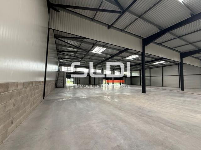 Locaux d'activités A LOUER - SAINT LAURENT DE MURE - 5 608 m²