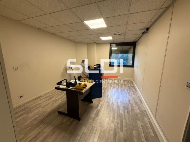 Locaux d'activités A LOUER - SAINT QUENTIN FALLAVIER - 347 m²