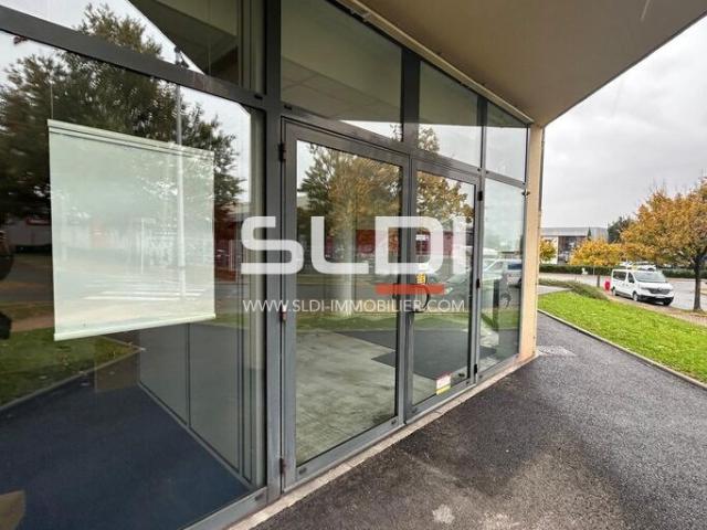 Commerces A LOUER - LIMAS - 115 m²