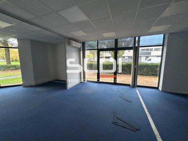 Commerces A LOUER - LIMAS - 115 m²