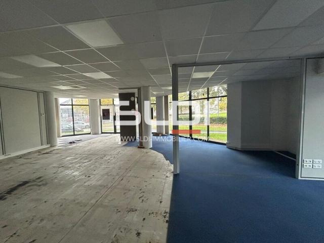 Commerces A LOUER - LIMAS - 115 m²