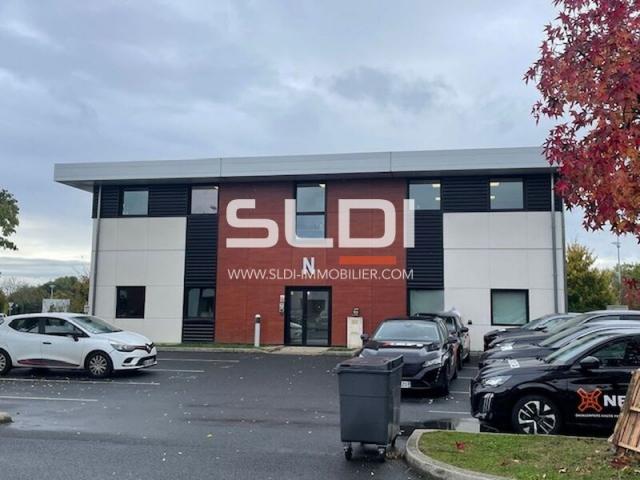 Bureaux A VENDRE OU A LOUER - RILLIEUX LA PAPE - 492 m²