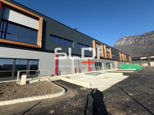 Locaux d'activités A LOUER - FONTANIL CORNILLON - 5 652 m²