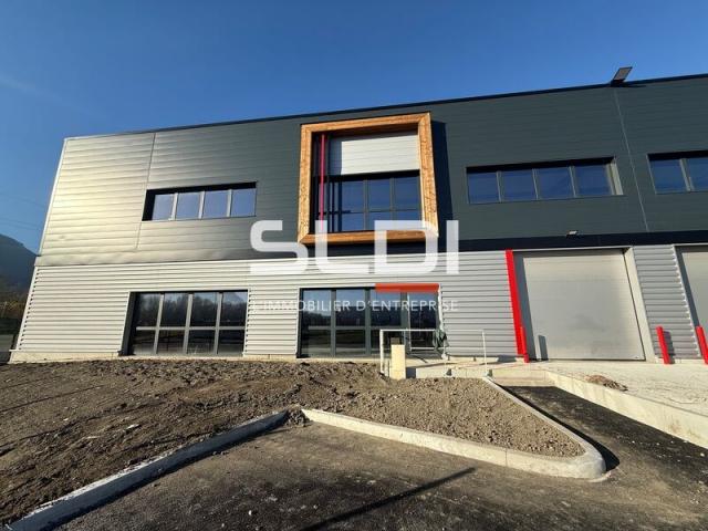 Locaux d'activités A LOUER - FONTANIL CORNILLON - 5 652 m²