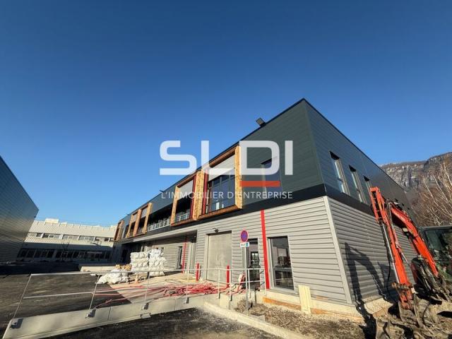 Locaux d'activités A LOUER - FONTANIL CORNILLON - 5 652 m²