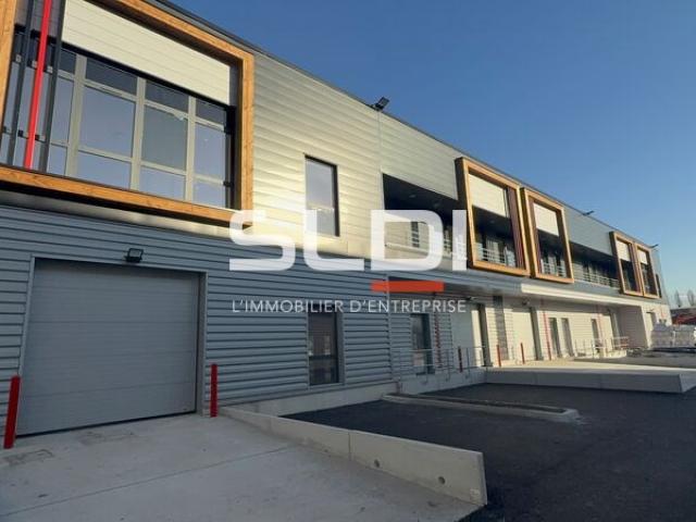 Locaux d'activités A LOUER - FONTANIL CORNILLON - 5 652 m²