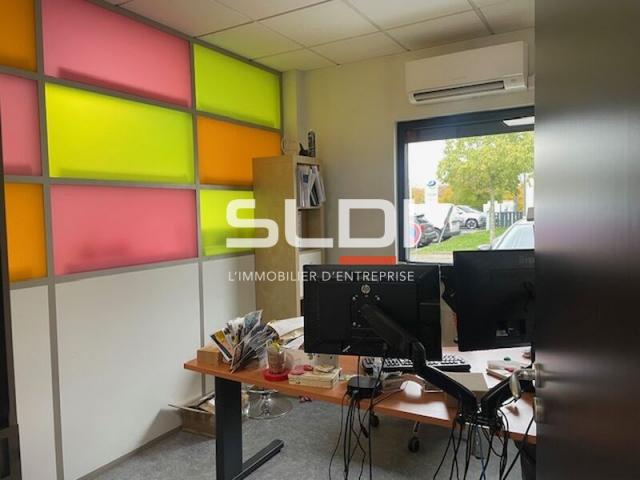 Locaux d'activités A VENDRE - RILLIEUX LA PAPE - 483 m²