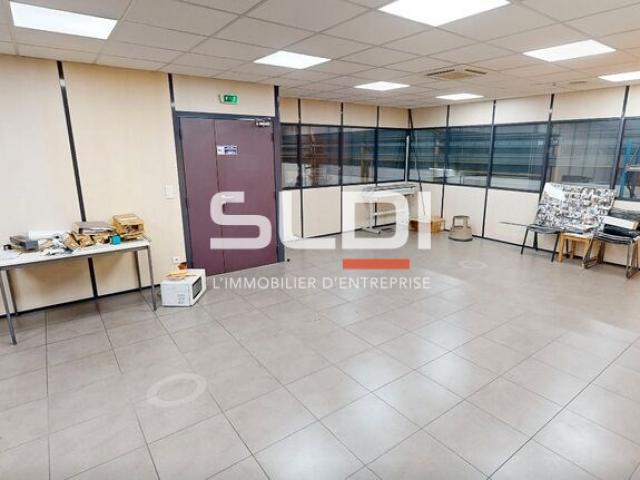 Locaux d'activités A LOUER - VENISSIEUX - 1 275 m²