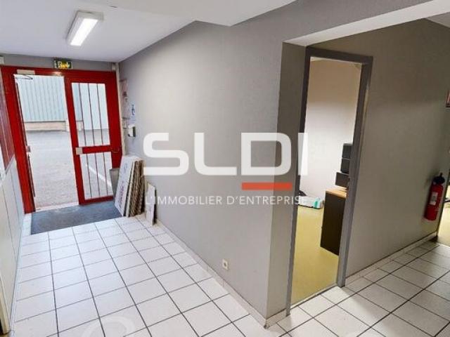 Locaux d'activités A LOUER - VENISSIEUX - 1 275 m²
