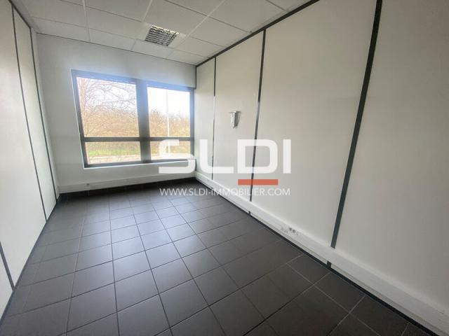 Bureaux A LOUER - SAINT PRIEST - 392 m²