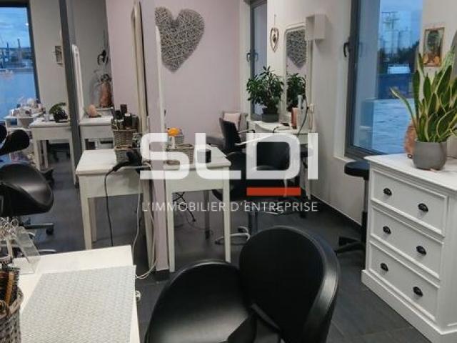 Commerces CESSION DE FONDS - SAINT QUENTIN FALLAVIER - 90 m²