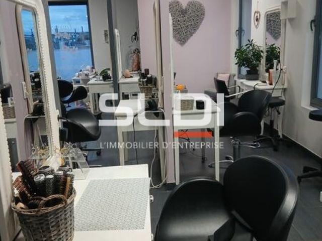 Commerces CESSION DE FONDS - SAINT QUENTIN FALLAVIER - 90 m²