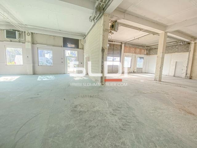 Locaux d'activités A VENDRE - SAINT QUENTIN FALLAVIER - 336 m²
