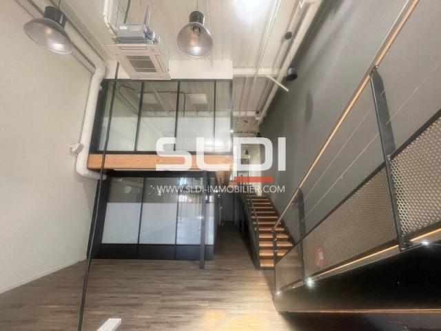 Bureaux A LOUER - CALUIRE ET CUIRE - 899 m²