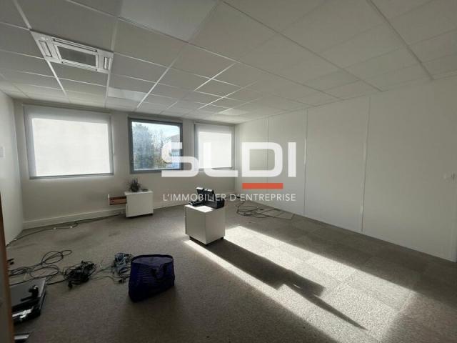 Bureaux A LOUER - DARDILLY - 345 m²