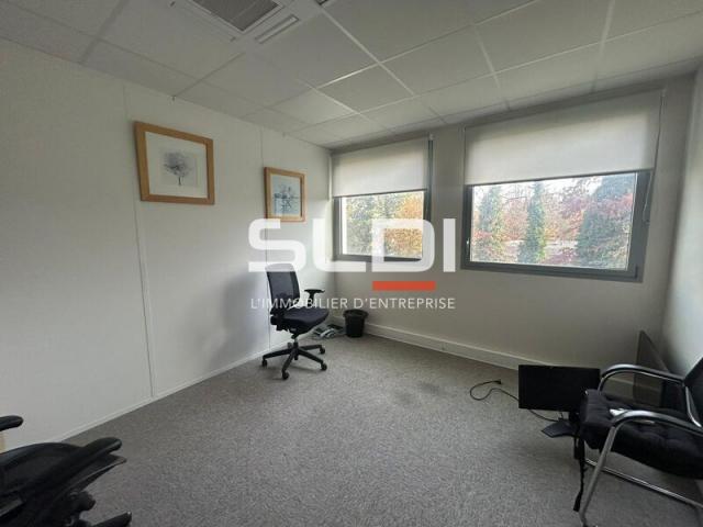 Bureaux A LOUER - DARDILLY - 345 m²