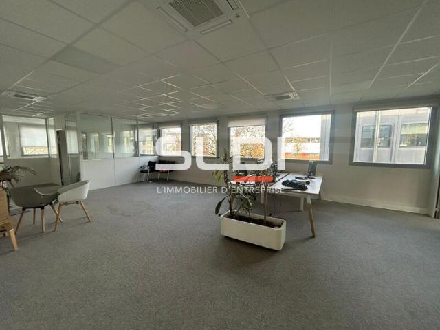 Bureaux A LOUER - DARDILLY - 345 m²