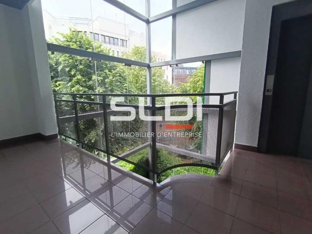 Bureaux A VENDRE - LYON - 166 m²