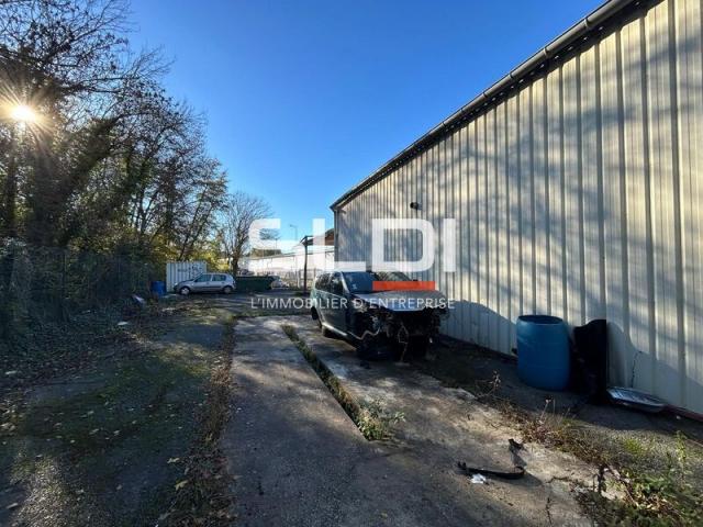 Locaux d'activités A VENDRE - GLEIZE - 330 m²