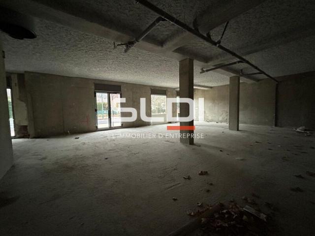 Commerces A VENDRE OU A LOUER - GLEIZE - 349 m²