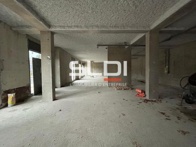 Commerces A VENDRE OU A LOUER - GLEIZE - 349 m²