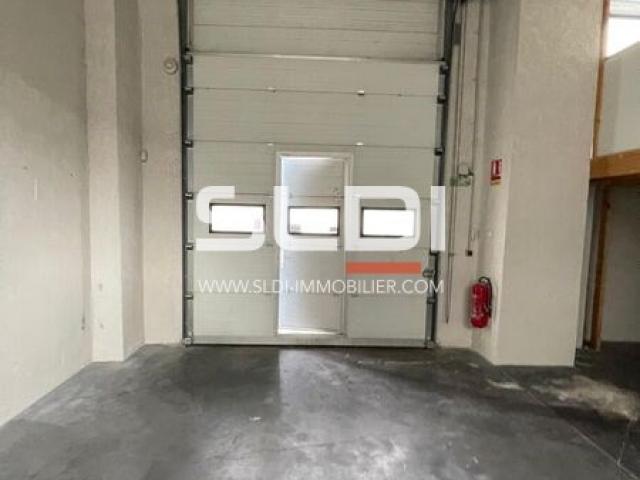 Locaux d'activités A LOUER - VILLEURBANNE - 407 m²