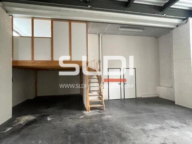 Locaux d'activités A LOUER - VILLEURBANNE - 407 m²