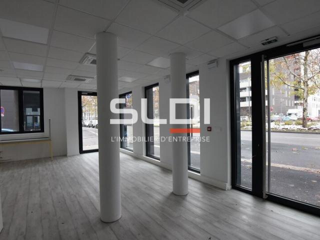 Commerces A LOUER - RUY MONTCEAU - 500 m²