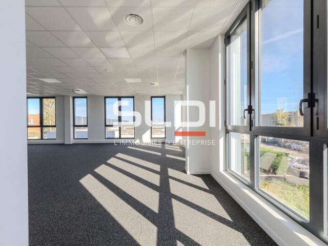 Locaux d'activités A LOUER - CORBAS - 1 740 m²