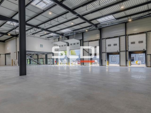 Locaux d'activités A LOUER - CORBAS - 1 740 m²