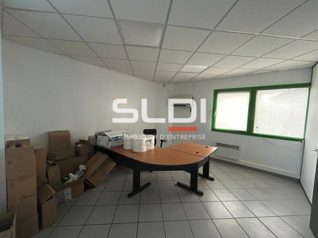 Locaux d'activités A VENDRE OU A LOUER - JASSANS RIOTTIER - 7 883 m²